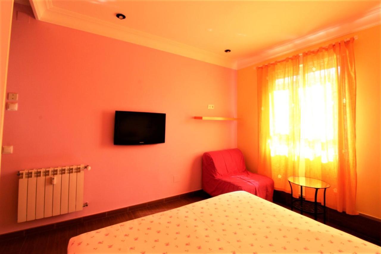 Hostal Arco Iris Madrid Exterior photo