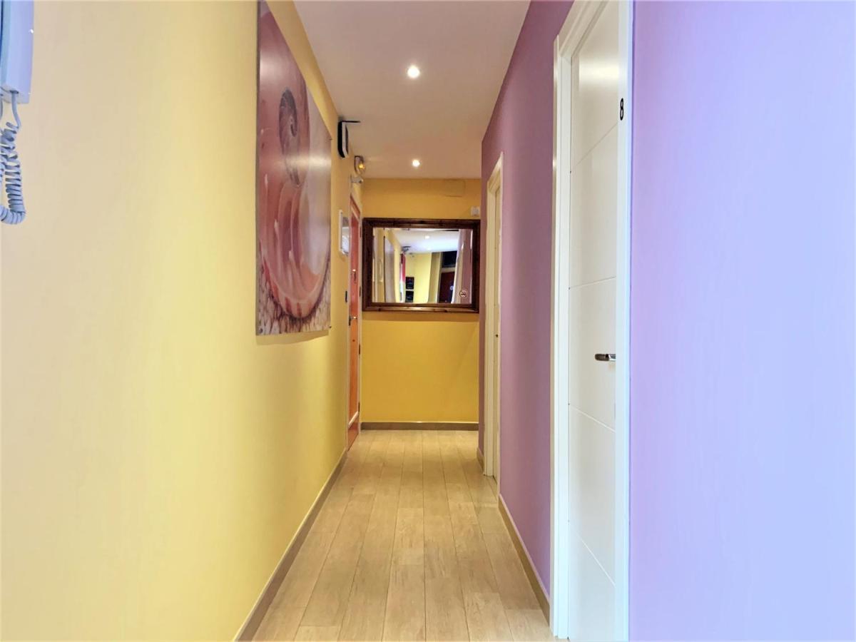 Hostal Arco Iris Madrid Exterior photo