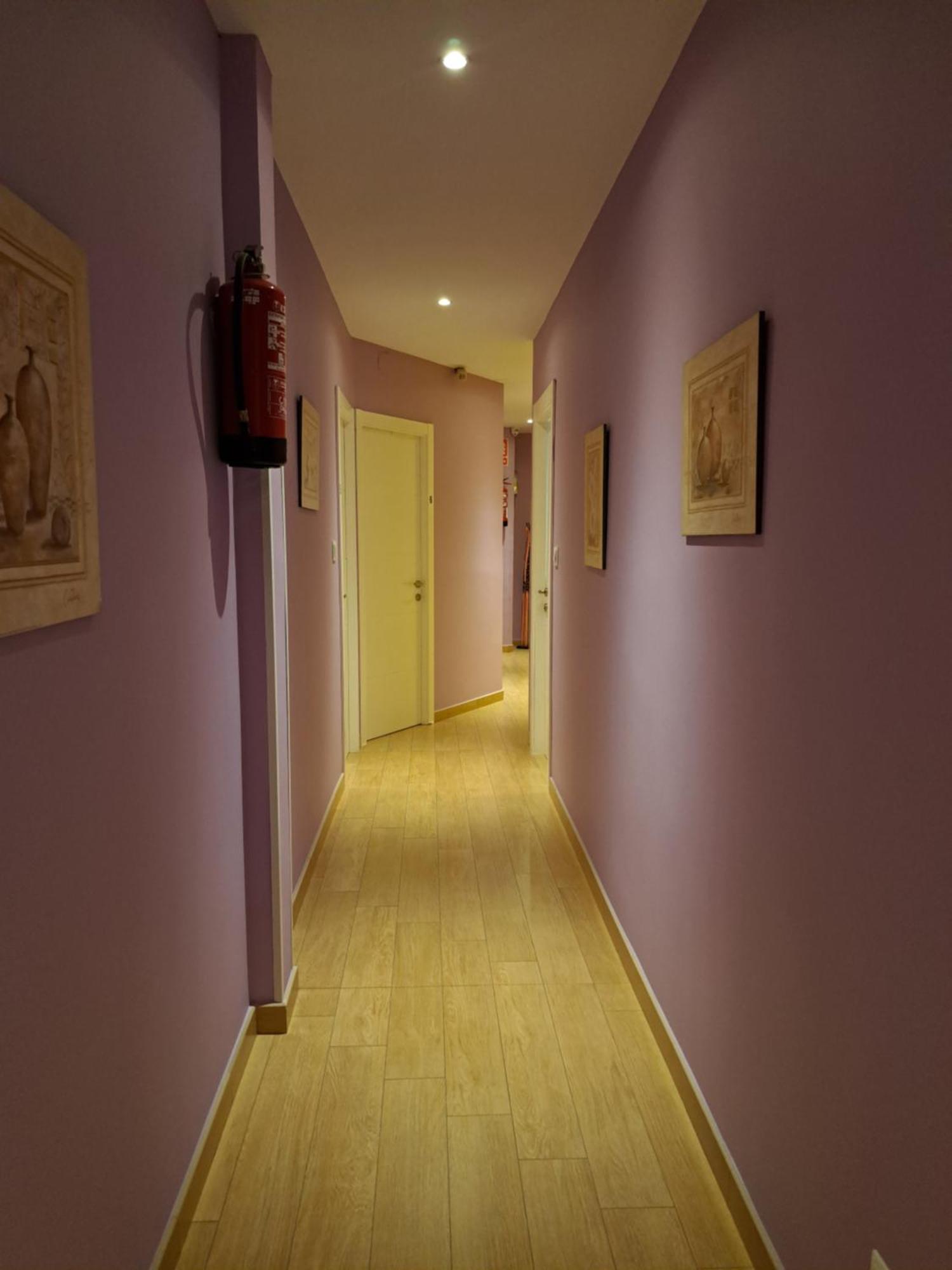 Hostal Arco Iris Madrid Exterior photo